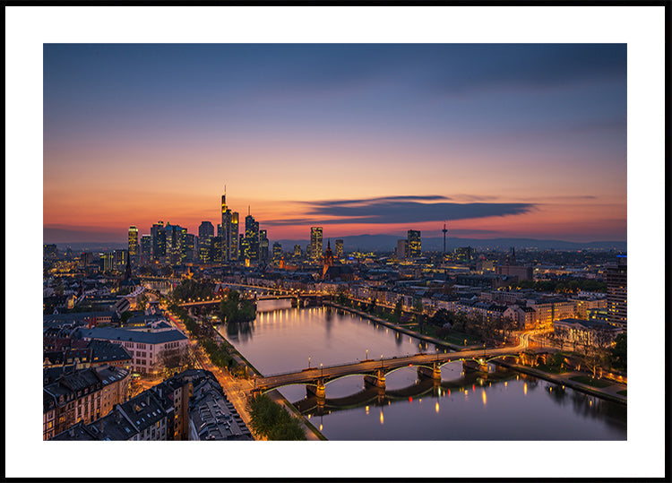 Frankfurt Skyline při západu slunce