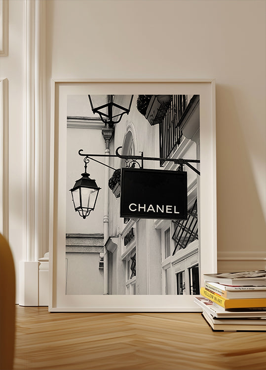 Černobílý plakát Chanel Paris