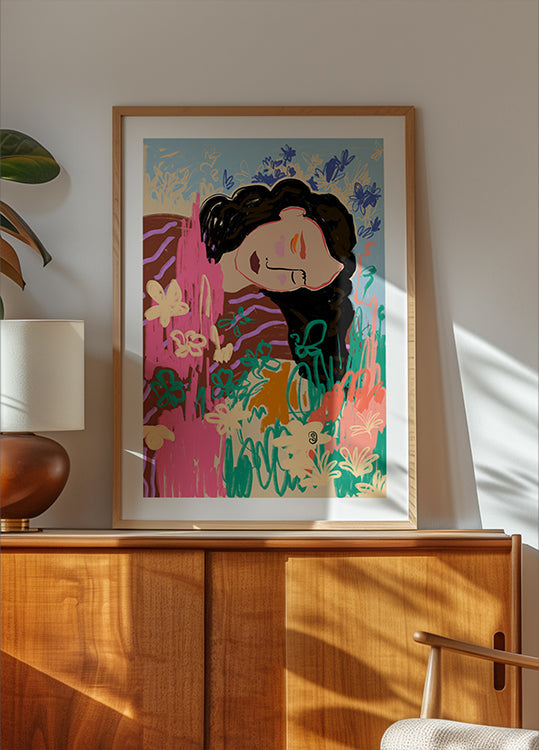 Expresivní postava Obklopená Barevnými Květinami Plakát