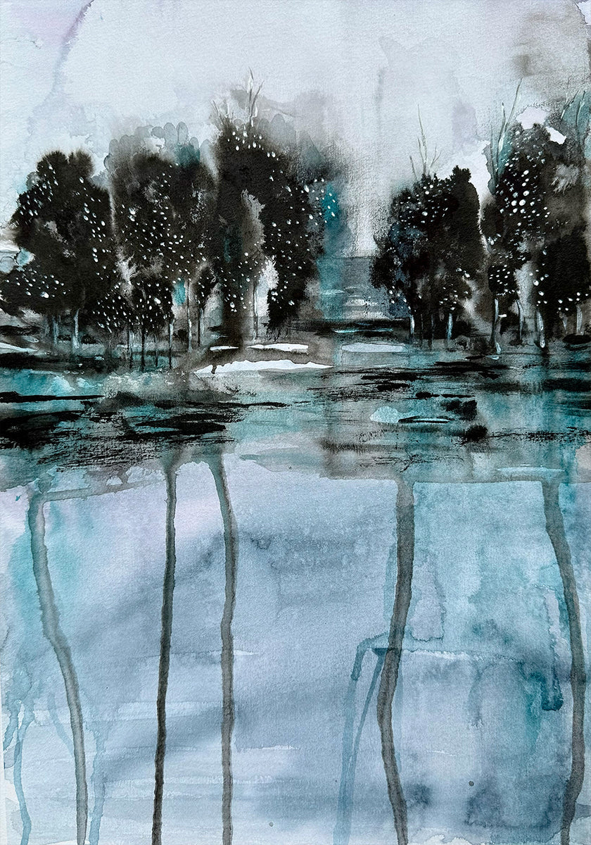 Stromy se odráží ve vodě plakát