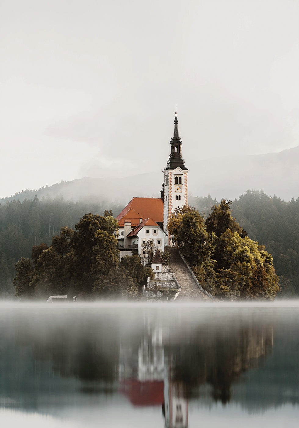 Misty Church on an Island Plakat - Posterbox.dk