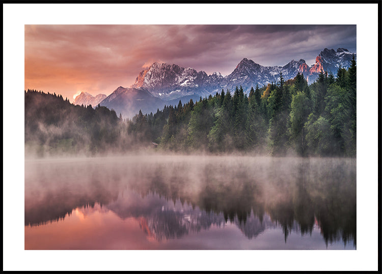 Východ slunce u jezera