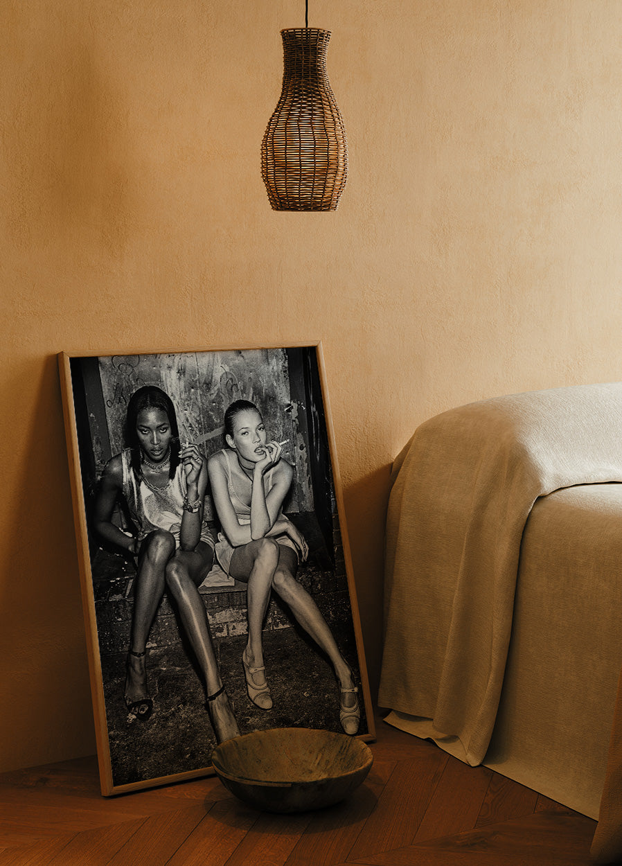 Naomi Campbell Kate Moss Smoking Plakat - Posterbox.dk