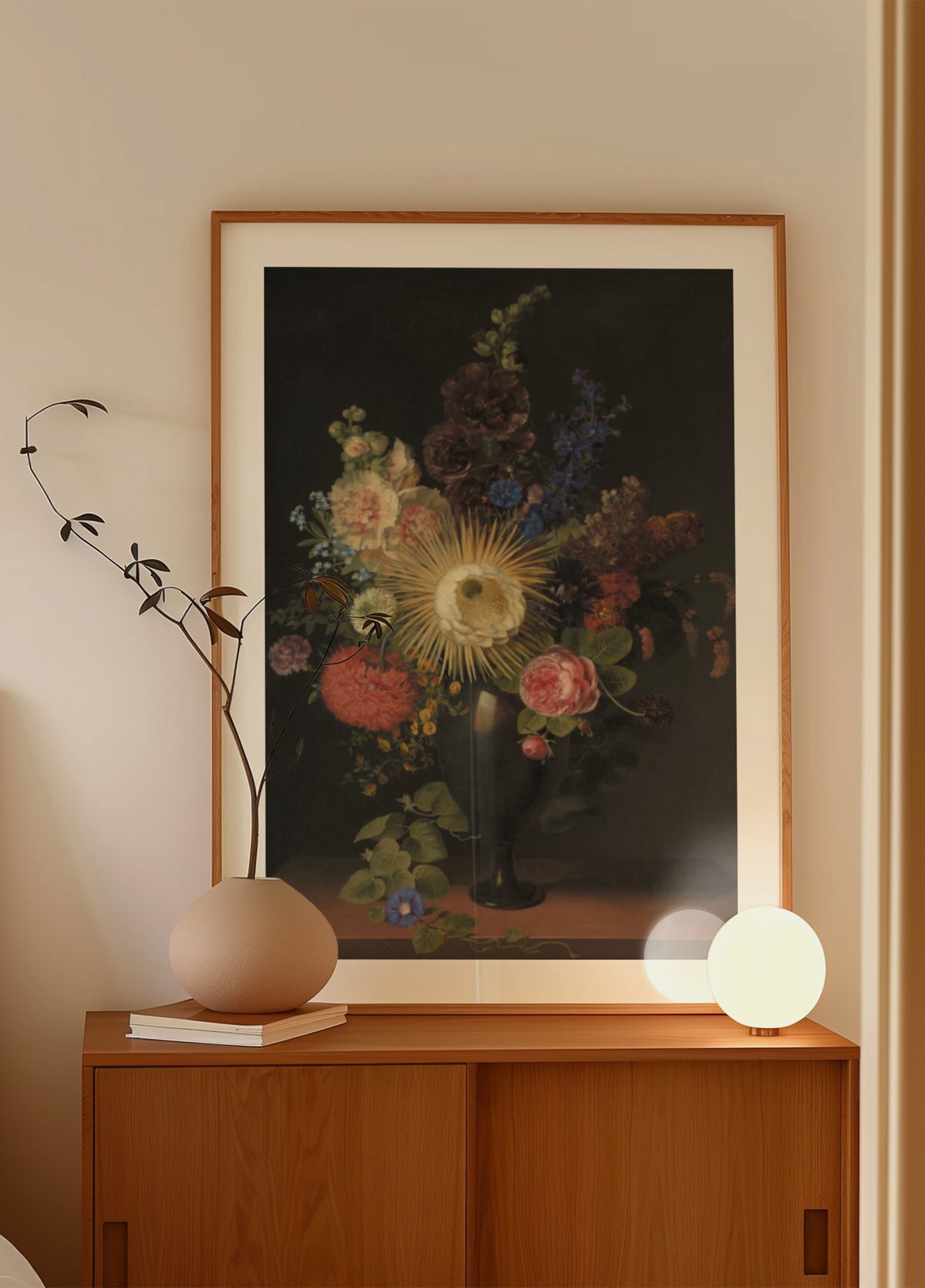 Porfyrová váza s kaktusem grandiflora a dalšími květinami od C. D. Fritzsche