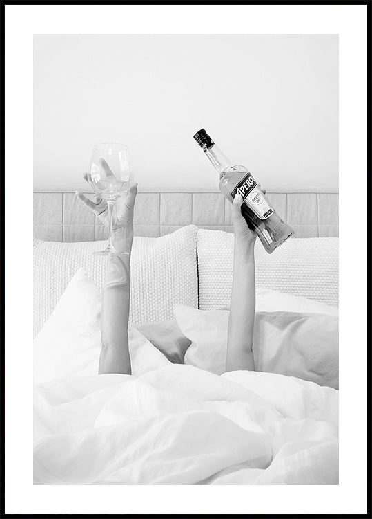 Aperol In Bed Low Key Plakat - Posterbox