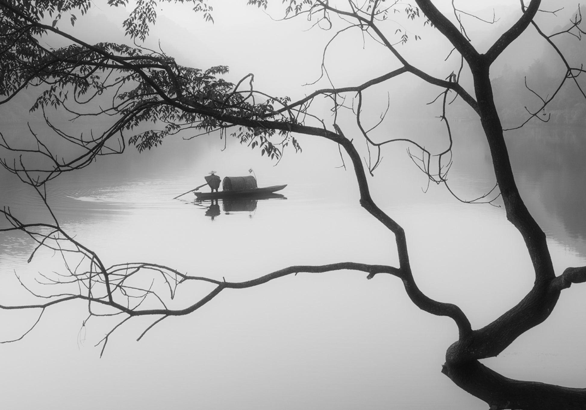 Mlha Lone Boatman