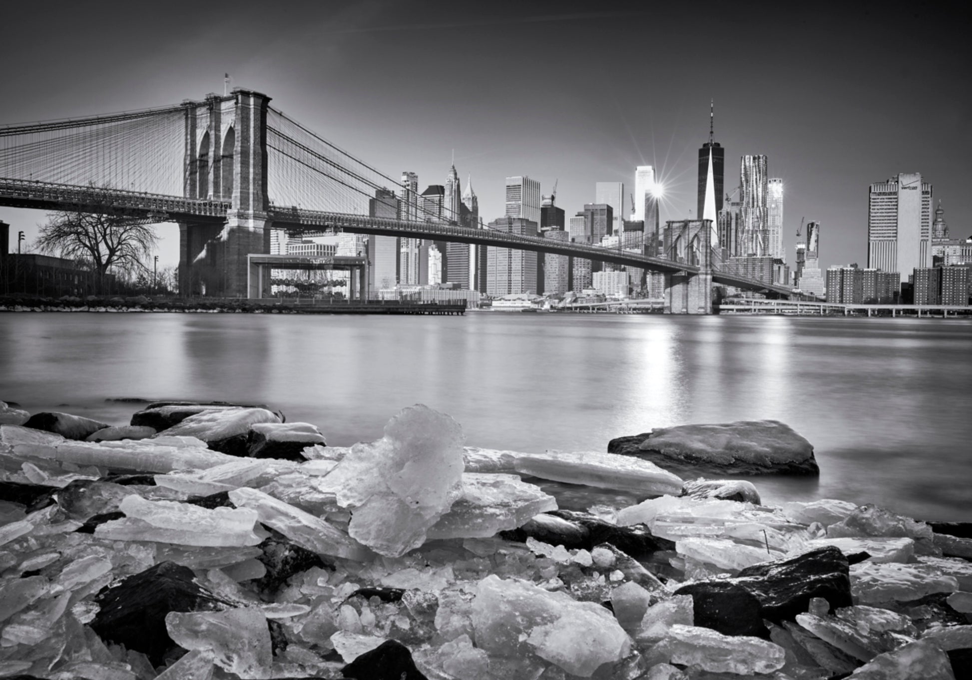 Zimní pohled na Brooklynský most