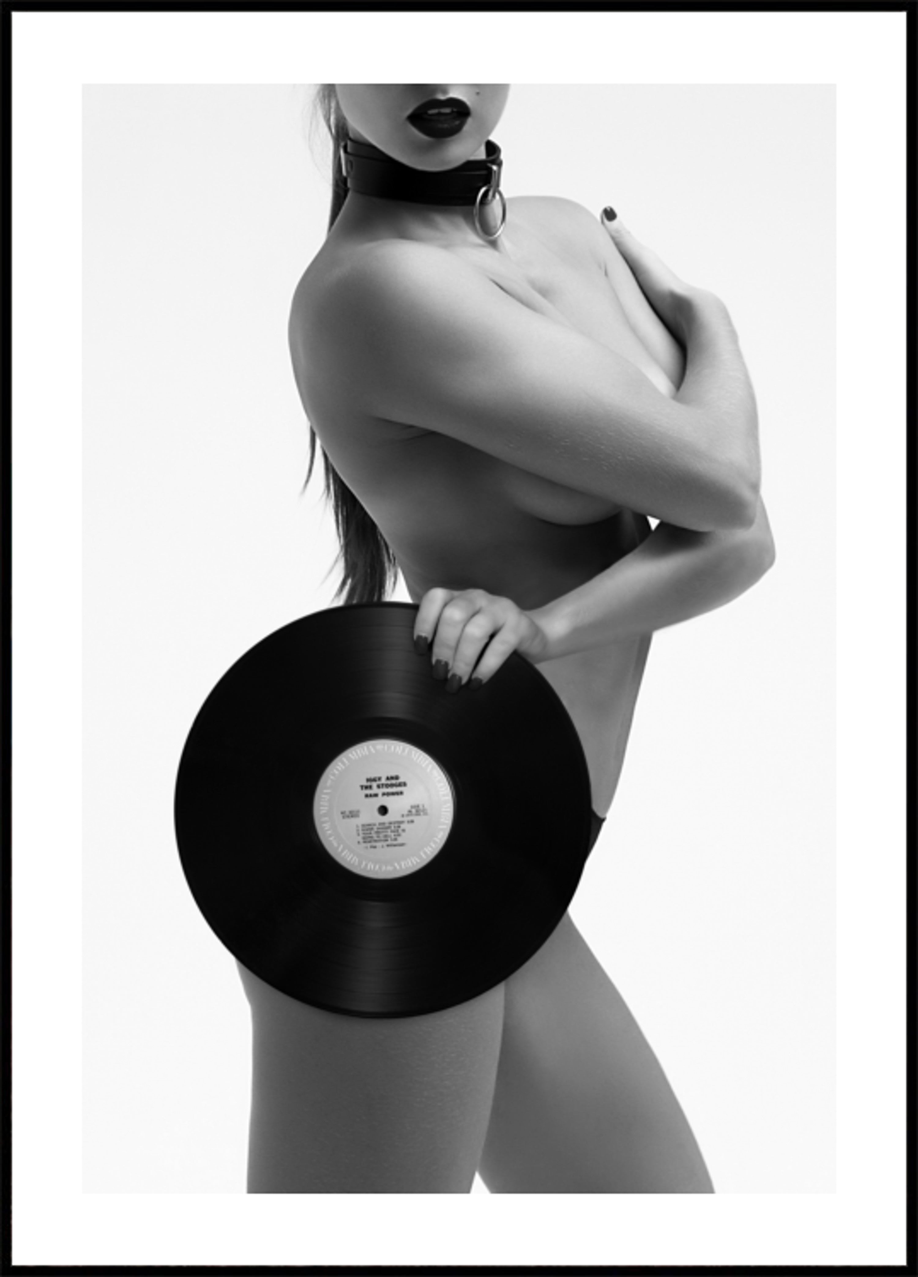 Tmavá vinylová krása